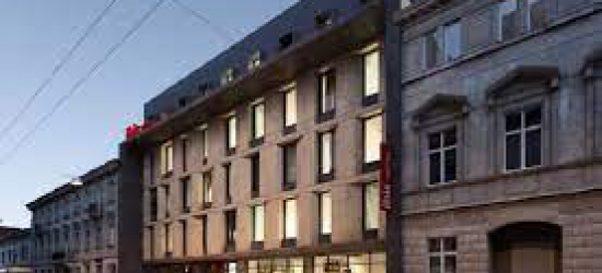 Львівські прокурори не змогли довести «естетичну шкоду» готелю на Франка