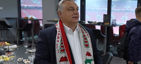 Орбан одягнув шарф із зображенням частини України у складі Угорщини: МЗС викликало посла на килим 