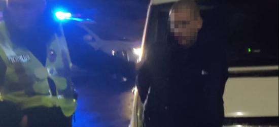 На Львівщині поліцейські затримали крадія мікроавтобуса