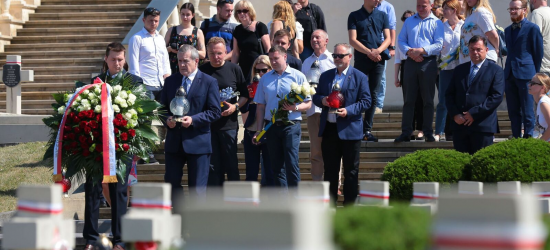 Українсько-польська делегація на Личаківському цвинтарі вшанувала загиблих Героїв