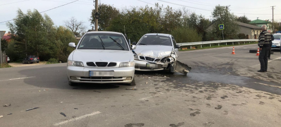 Унаслідок зіткнення двох авто на Дрогобиччині постраждала 63-річна жителька району (ФОТО)