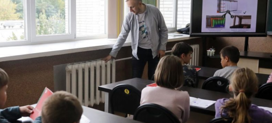Школи Львова переведуть на дистанційне навчання у разі довготривалої відсутності світла та опалення