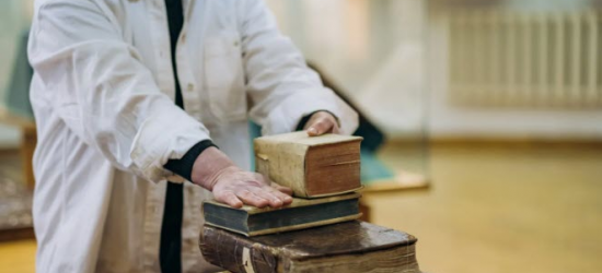 Суд закрив справу про зникнення стародруків із львівського Музею книги