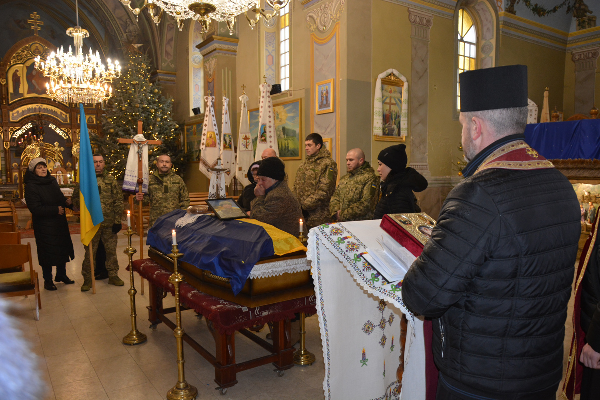 У Бродах провели в останню дорогу захисника Романа Будилюка (ФОТО)