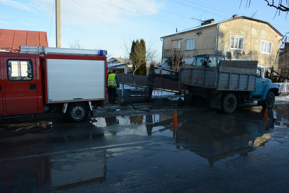 У Бродах через прорив на водогоні без водопостачання залишилося кілька вулиць