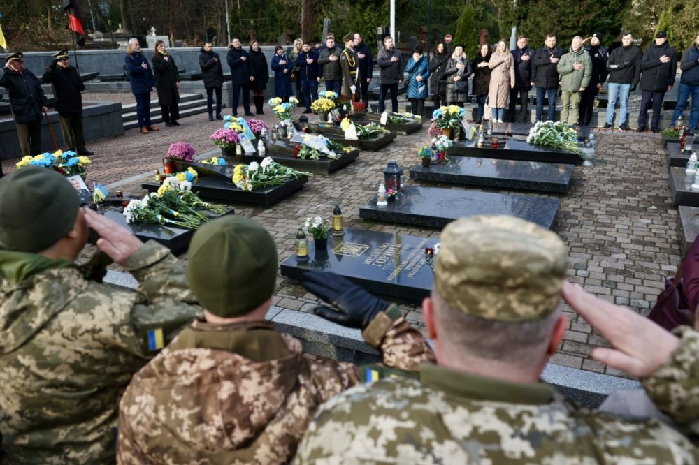 День Гідності та Свободи: у Львові вшанували пам’ять усіх полеглих Героїв (ФОТО)