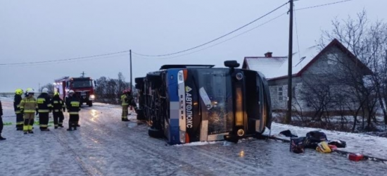 У Польщі перекинувся автобус з близько 60 українцями: багато постраждалих