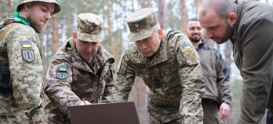 Сирський з Умєровим ознайомились із черговими розробками від українських виробників (ФОТО)