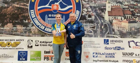 Павло Панасенко та Анна Кушнір стали чемпіонами Європи з параармрестлінгу