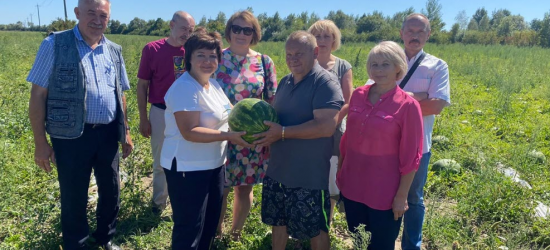 Переселенець з Херсонщини заснував на Львівщині ферму з вирощування кавунів