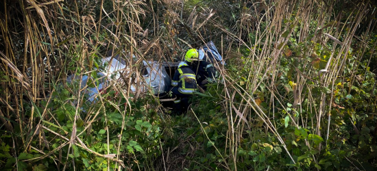 На Дрогобиччині авто злетіло у кювет: загиблого водія деблокували рятувальники