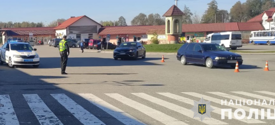 У Бродах під колеса BMW потрапив літній чоловік