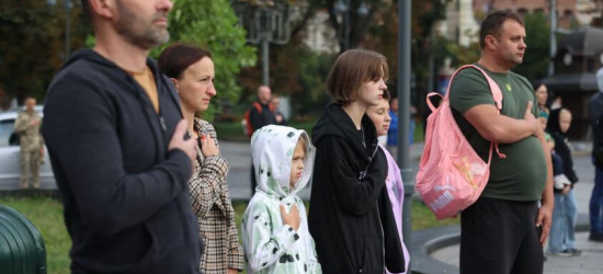 Загальнонаціональну хвилину мовчання у Львові відтепер оголошуватимуть по системі оповіщення