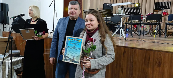 Працівників культури Старосамбірщини відзначили нагородами, а вони ЗСУ передали 5 дронів