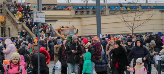 Виїзд українців за кордон після тривалих знеструмлень перевищив усі очікування – НБУ