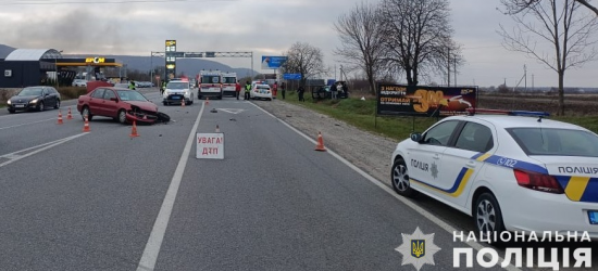 Унаслідок ДТП у Золочеві травми отримали четверо соіб: серед них – діти (ФОТО)