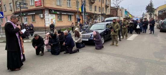 Стрийська громада попрощалася із полеглим захисником Романом Натинкою