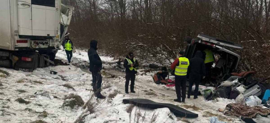 Масштабна ДТП на Львівщині: троє постраждалих залишаються у важкому стані 