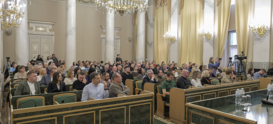 У Львівській облраді ініціювали скликання позачергової сесії проти недопущення диктатури в Україні