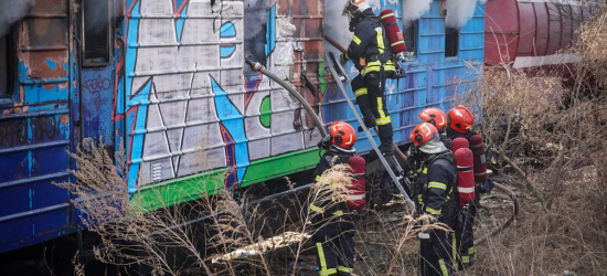 У Львові горів вагон: рятувальники залучали пожежний поїзд