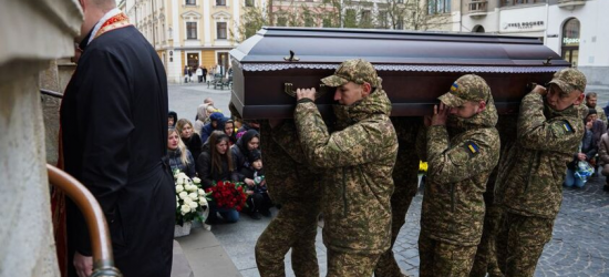 Сьогодні Львів попрощається із захисниками Ярославом Іванівим та Сергієм Німчуком