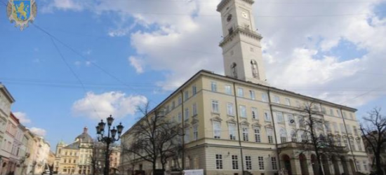 Де живуть заступники Андрія Садового і скільки вкладають у нерухомість під час війни