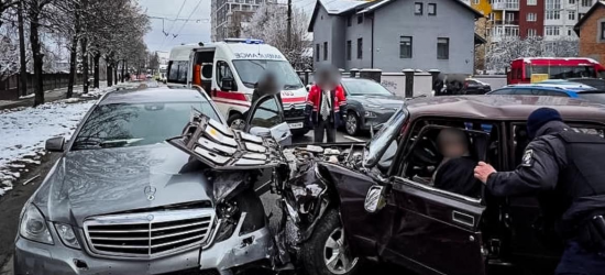 На Львівщині за минулі вихідні зафіксували 15 травмованих у аваріях