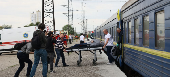 До лікарень Львові евакуювали поранених з Дніпра: усі мають мінно-вибухові травми
