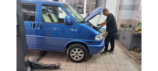 Львівські училища проводять безкоштовний ремонт автівок для волонтерів та ЗСУ