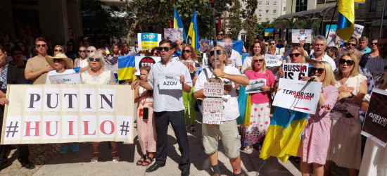 Посольство рф у Лісабоні пікетували через вбивство українських полонених (ФОТО)