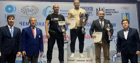 Команда важкоатлетів Львівщини на чемпіонаті України увійшла до трійки найкращих