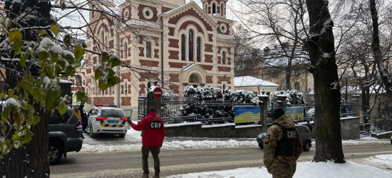 СБУ прийшла з обшуками у кафедральний собор УПЦ МП у центрі Львова (ФОТО)