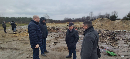 Стихійний скотомогильник у Великомостівській ОТГ шокував представників обласної влади (ФОТО) 