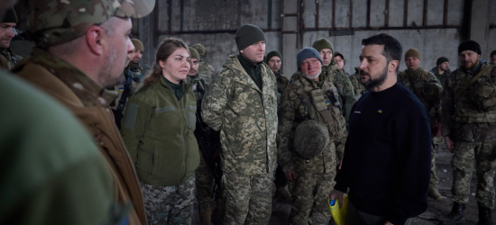 Зеленський відвідав передові позиції на Бахмутському напрямку (ФОТО, ВІДЕО)