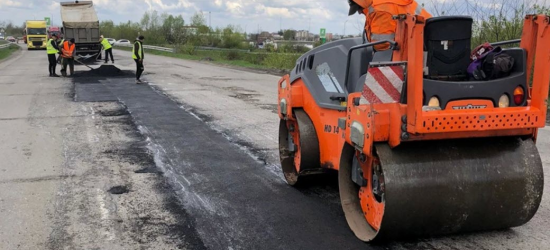 Розпочався ямковий ремонт об’їзної дороги Городка