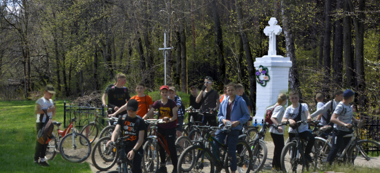 У Бродівській громаді школярі відзначили День Героїв краєзнавчо-рекреаційною веломандрівкою