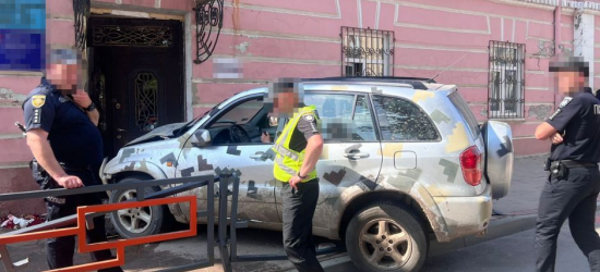 У Яворові взяли під варту водійку, яка збила поліцейську на тротуарі