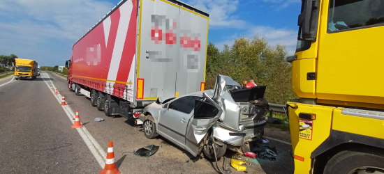 Потрійна ДТП за участю вантажівок поблизу Львова: водійка легковика – у лікарні