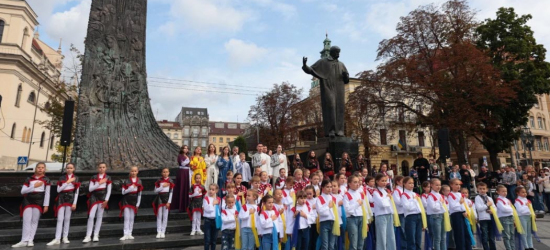 У центрі Львова відбулось мистецьке дійство «Під покровом ЗСУ» (ФОТО)