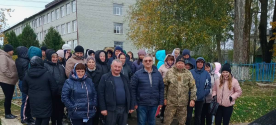 У с. Верхня Яблунька триває протистояння: батьки учнів і директор школи