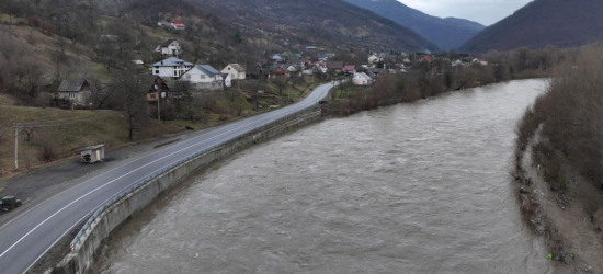 Для потенційних ухильників: у ДПСУ показали, як виглядає річка Тиса на кордоні з Румунією (ВІДЕО)