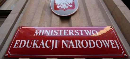 «Повертають комуністичні стандарти»: заплановані освітні зміни в Польщі викликали дискусію