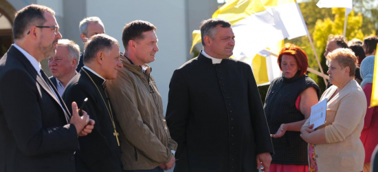 На Львівщину прибув керівник дипломатії Ватикану  