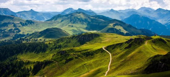 Туристам пропонують популярні маршрути на гірські вершини Львівщини      