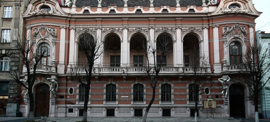 Прокуратура через суд вимагає повернути Будинок вчених громаді Львова