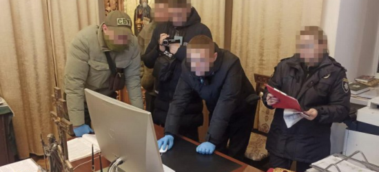 На Буковині в єпархії Московського патріархату знайшли ноутбук із дитячою порнографією