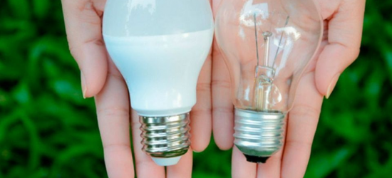 Українські пенсіонери можуть обміняти ще 5 безкоштовних LED-ламп у відділеннях Укрпошти