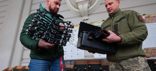 У межах ініціативи «Пташки перемоги» зі Львівщини на фронт відправився двотисячний дрон