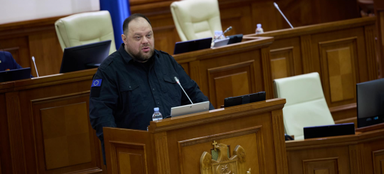 Стефанчук назвав маніпуляціями заяви про зрив закордонних відряджень депутатів