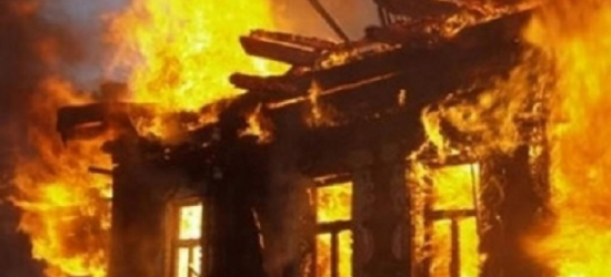 На Яворівщині вогонь знищив дерев’яний житловий будинок